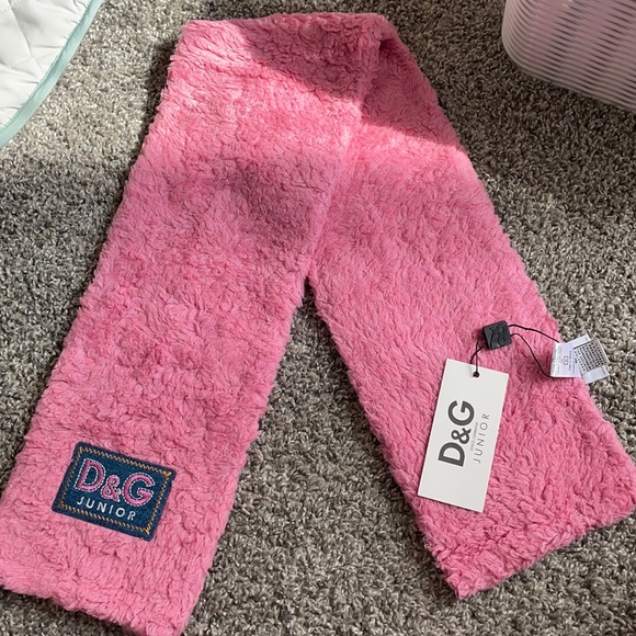 D&g junior scarf